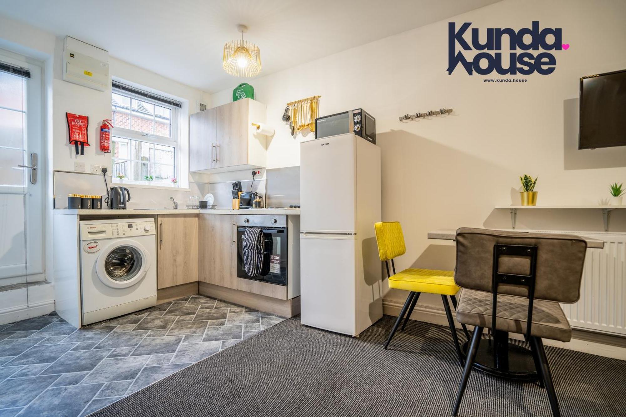 Appartamento Kunda House In Tyseley Birmingham Esterno foto